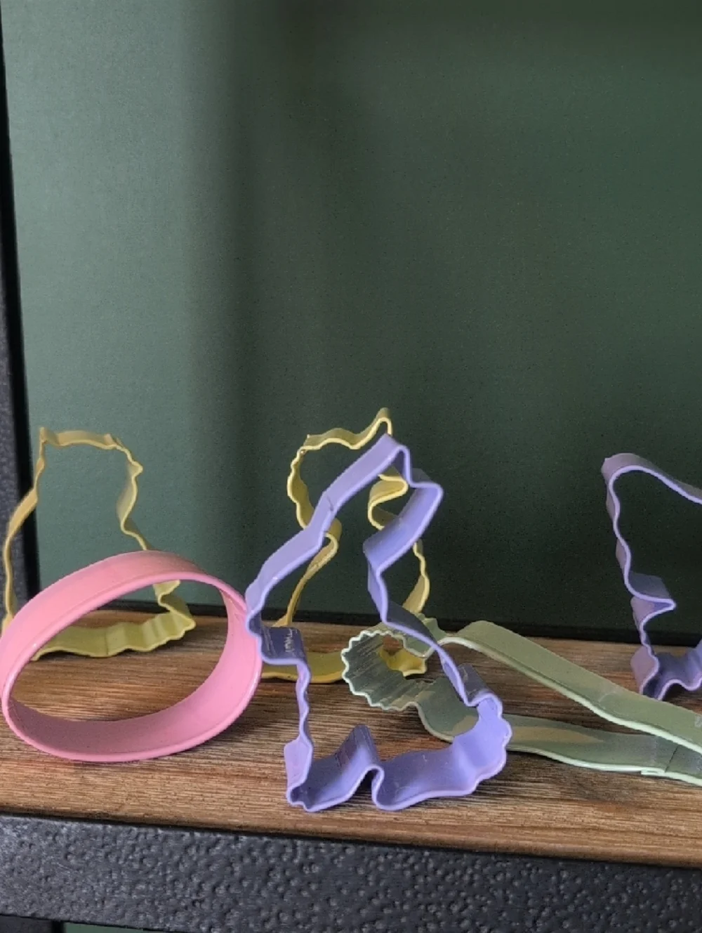 Williams Sonoma Pastel Easter Cookie Cutter Set - Pink, Purple, Yellow, Green